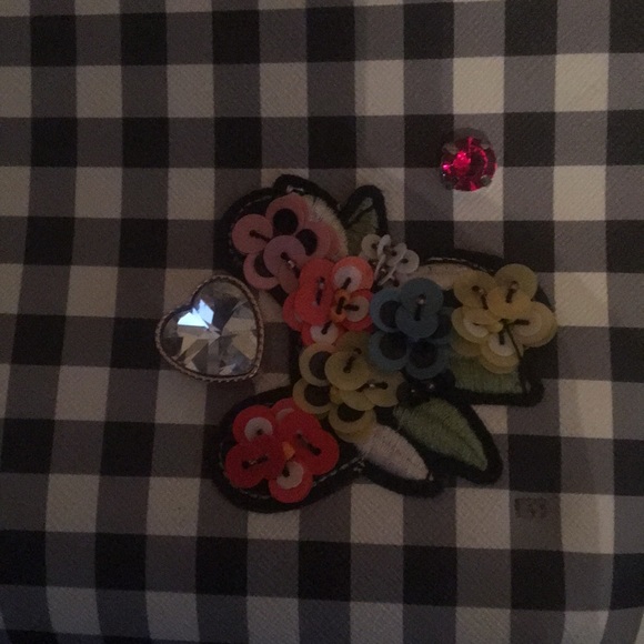 A New Guess Checkered Handbag - Picture 3 of 3